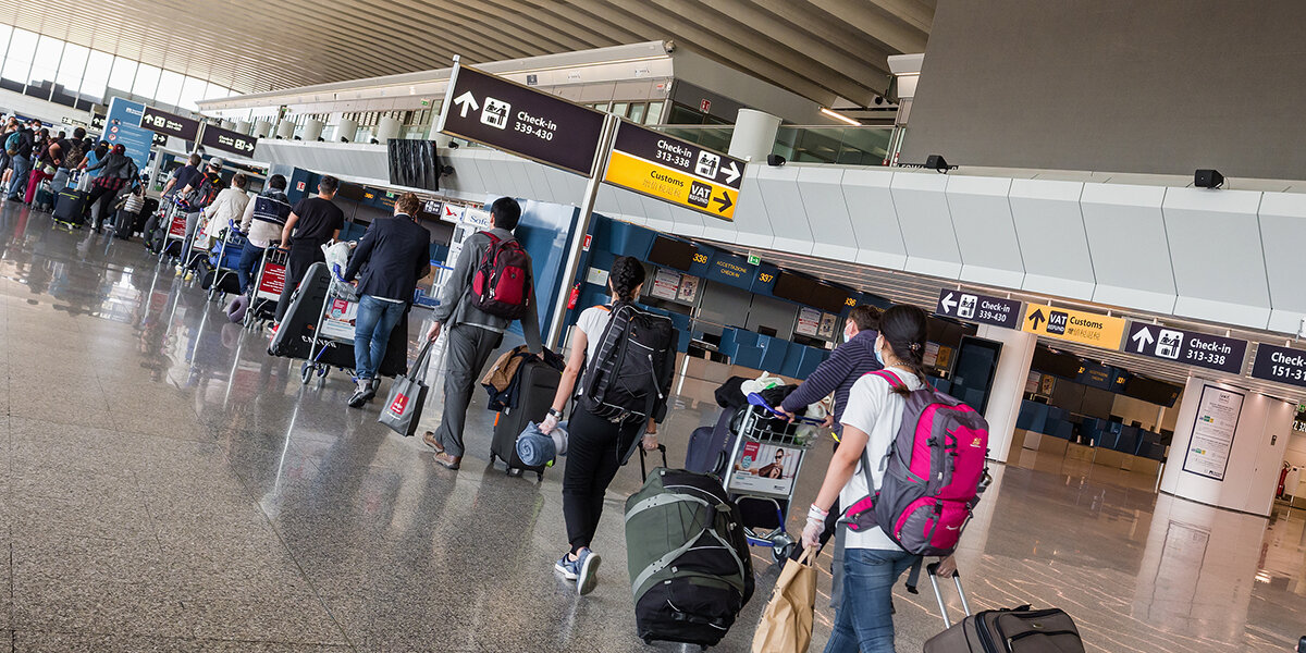 Passageier Flughafen | © Bigstock