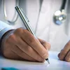 D'CNS warnt viru falsche Krankeschäiner ouni richteg medezinesch Consultatioun  | © Bigstock