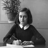 Virun 80 Joer gouf d’Anne Frank an hir Famill vun den Nazien zu Amsterdam gefaange geholl ...