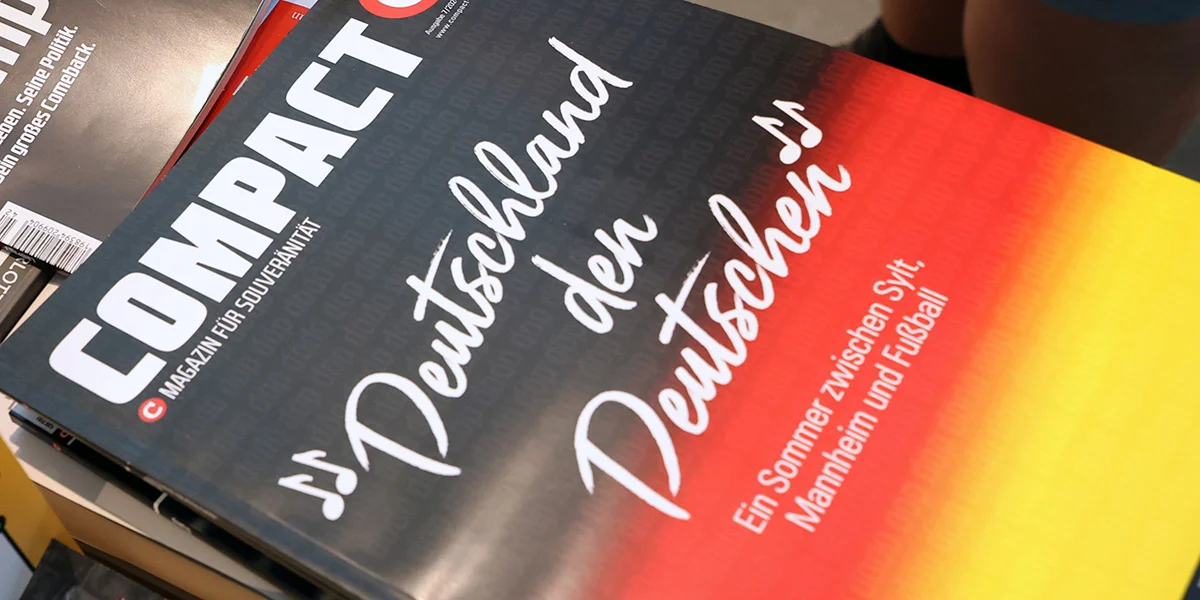 Wéi steet et ëm d'Zukunft vum rietsextreeme Magasinn Compact?  | © picture alliance/dpa | Karl-Josef Hildenbrand