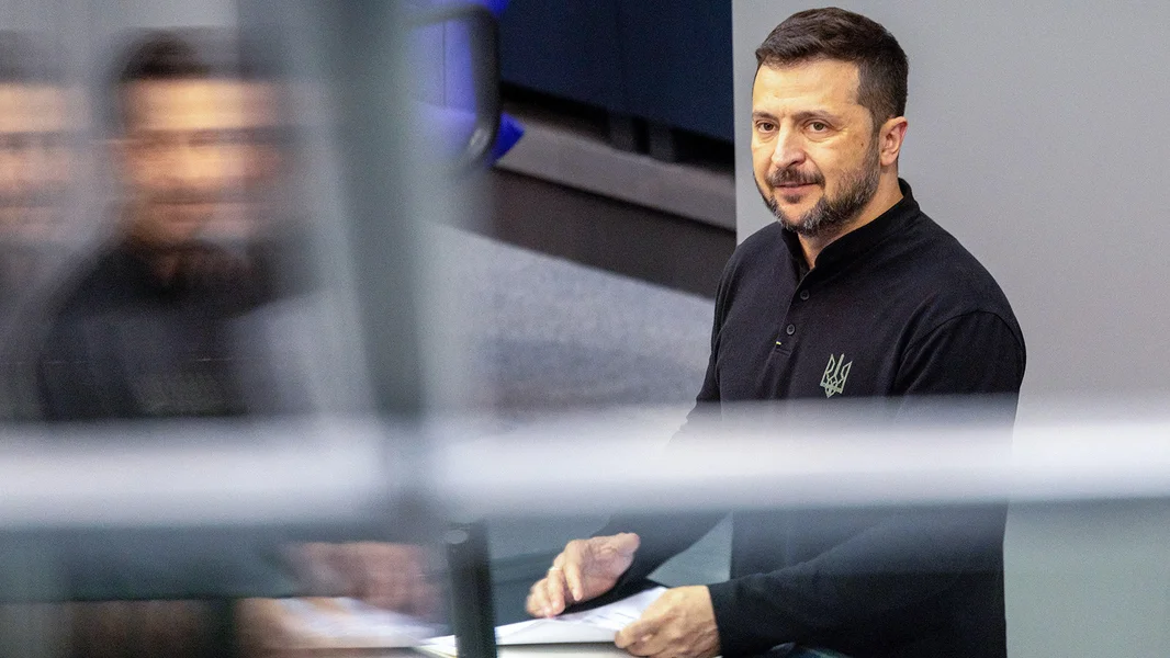 Wolodymyr Selenskyj setzt op illimitéiert Waffepaus | © picture alliance / PIC ONE | Christian Ender