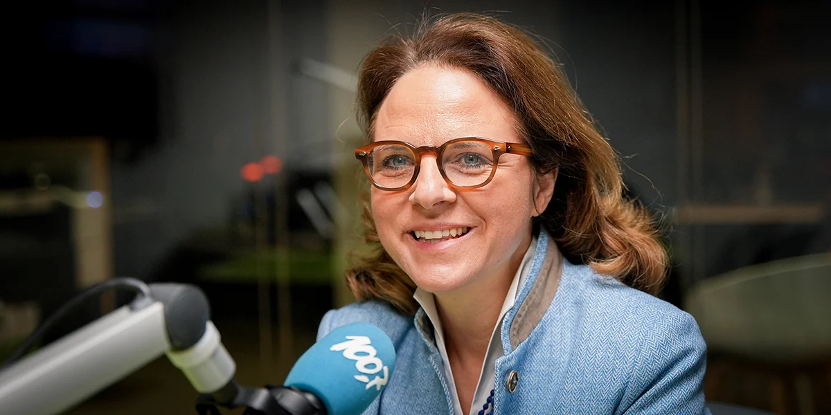 Stater Sozial-Schäffe Corinne Cahen warnt virum Problem vu "Cafészëmmeren"