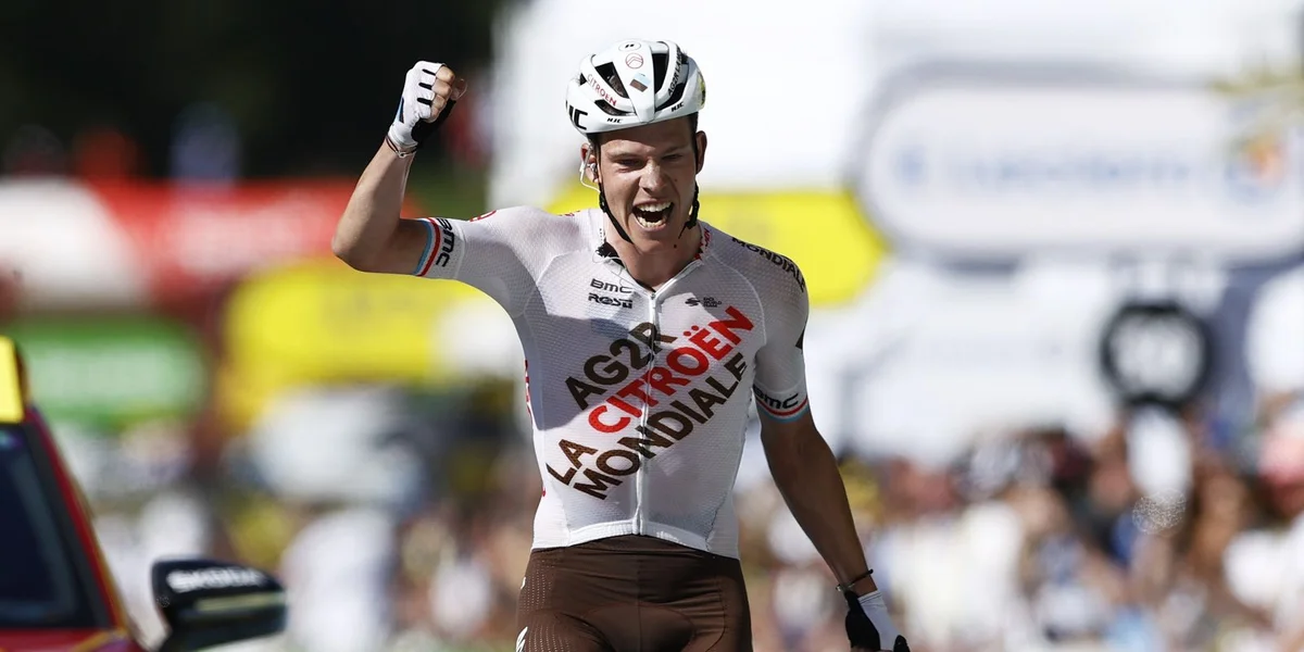 De Bob Jungels bei senger Etappevictoire beim Tour de France am Joer 2022. | © EPA/GUILLAUME HORCAJUELO