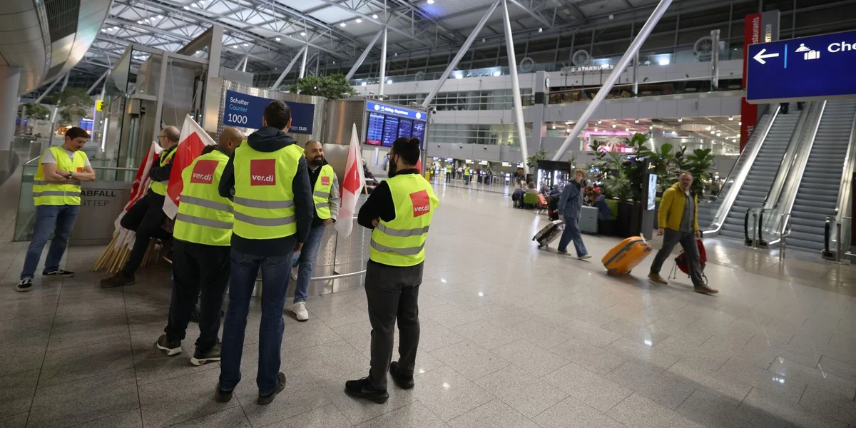 Flughafen Düsseldorf | © picture alliance/dpa | Christoph Reichwein