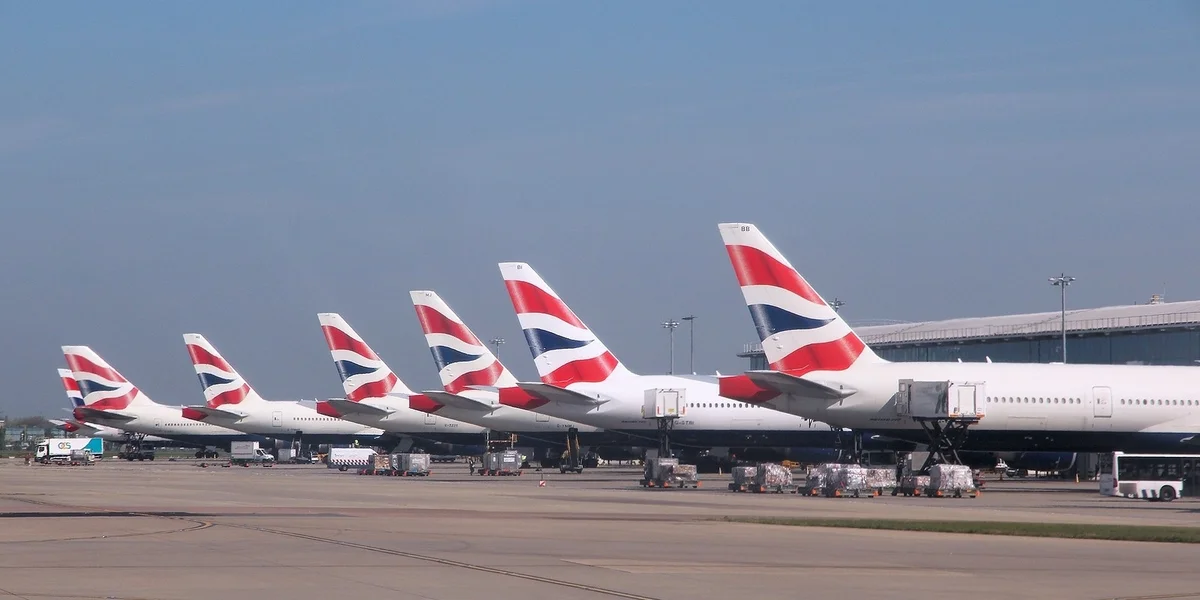 No Stroumpann um Freideg: Situatioun um Flughafe London-Heathrow normaliséiert sech nees | © Bigstock