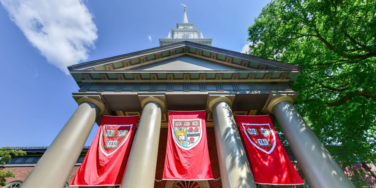 D'Universitéit Harvard feiert eng virleefeg Victoire géint den Donald Trump | © Bigstock