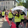 21 serbesch Studentinnen a Studente ware vun Novi Sad op Bréissel gelaf | © Jimmy Bruch Ze Fouss vun Novi Sad op Bréissel fir politesch Verännerung | © Jimmy Bruch