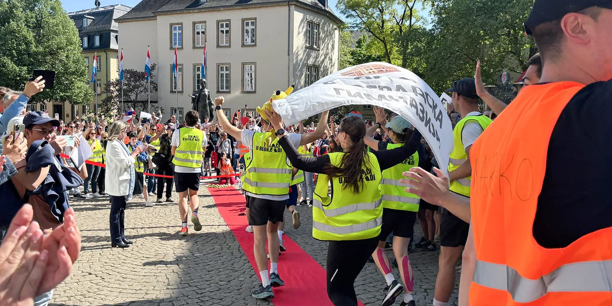 Ze Fouss vun Novi Sad op Bréissel fir politesch Verännerung | © Jimmy Bruch