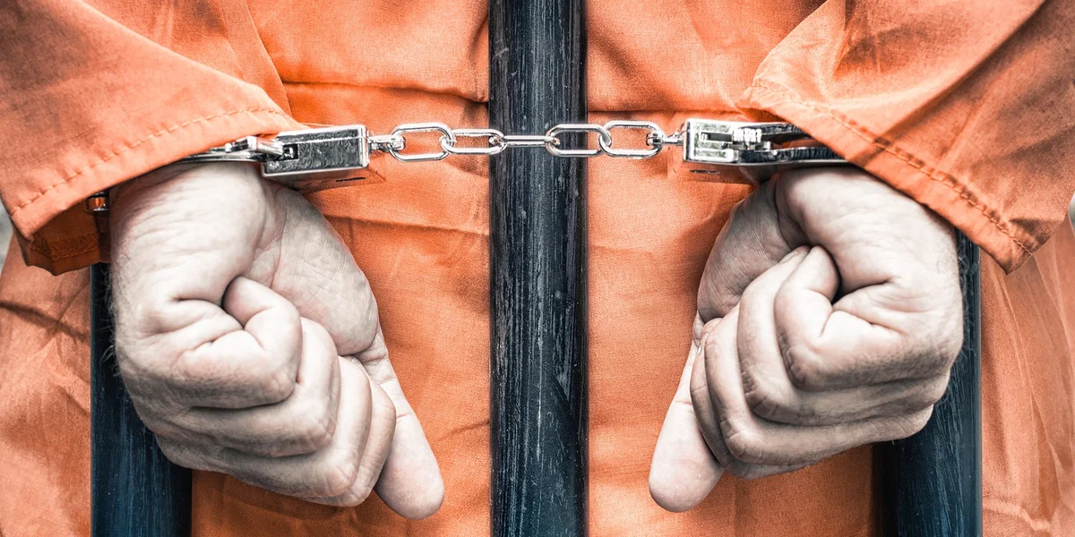 Um Dënschdeg a Mëttwoch ginn 3 Männer higeriicht  | © Bigstock 