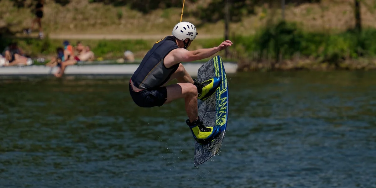 Waassersport: Wou geet dat hei am Land? | © picture alliance/dpa | Henning Kaiser