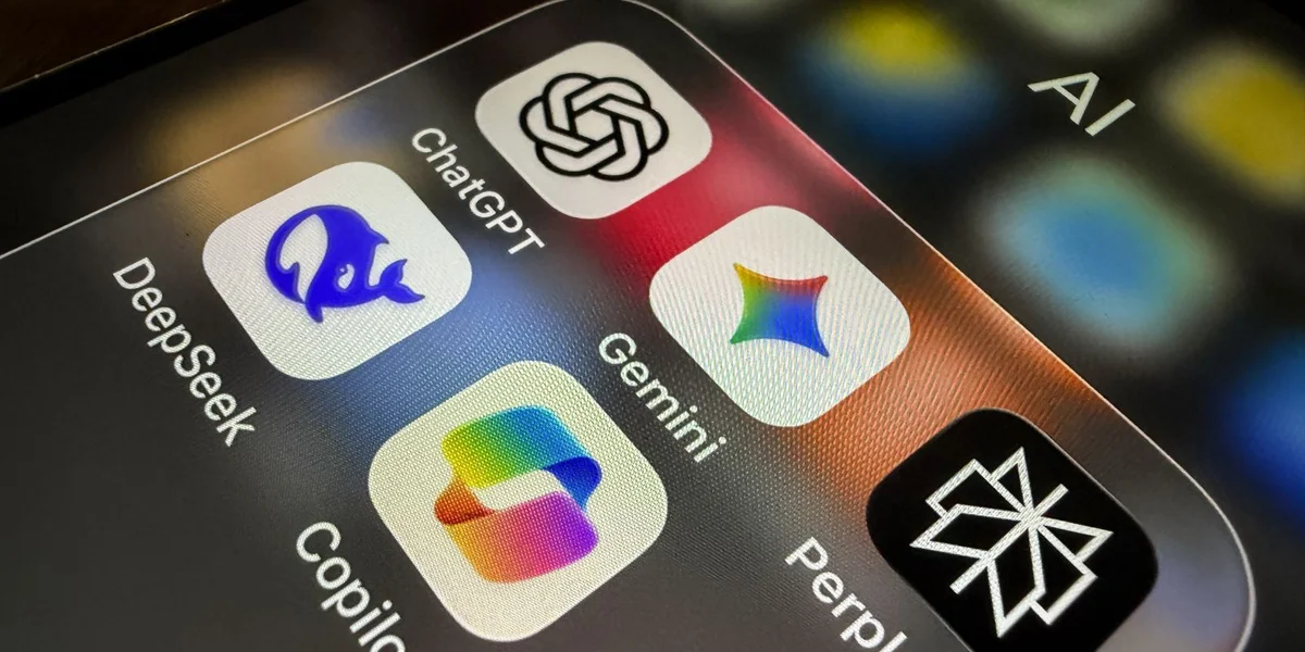 KI Chatbots | © EPA/HANNIBAL HANSCHKE