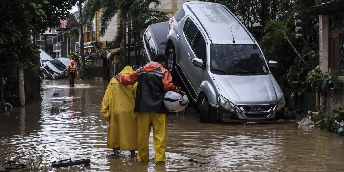 Taifun op de Philippinnen | © EPA/JUANITO ESPINOSA