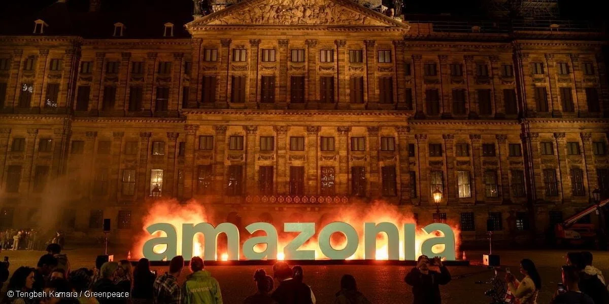 D'Liichtshow zu Amsterdam | © Tengbeh Kamara / Greenpeace