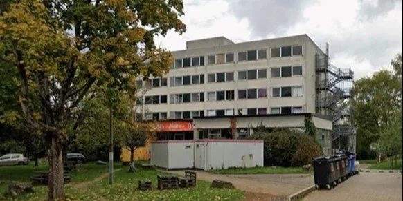 D’Opfaangstruktur Don Bosco  steet bis haut an der Kritik. | © Screenshot Google Maps