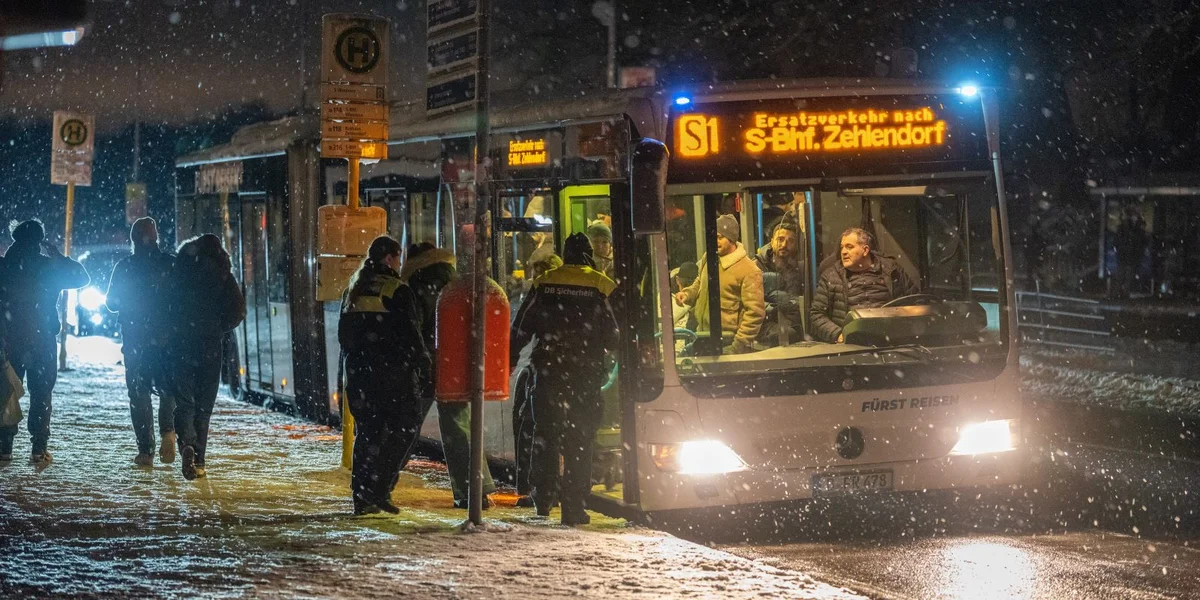 Wéinst dem Stroumausfall fiert och keng S-Bahn. | © picture alliance/dpa | Michael Kappeler