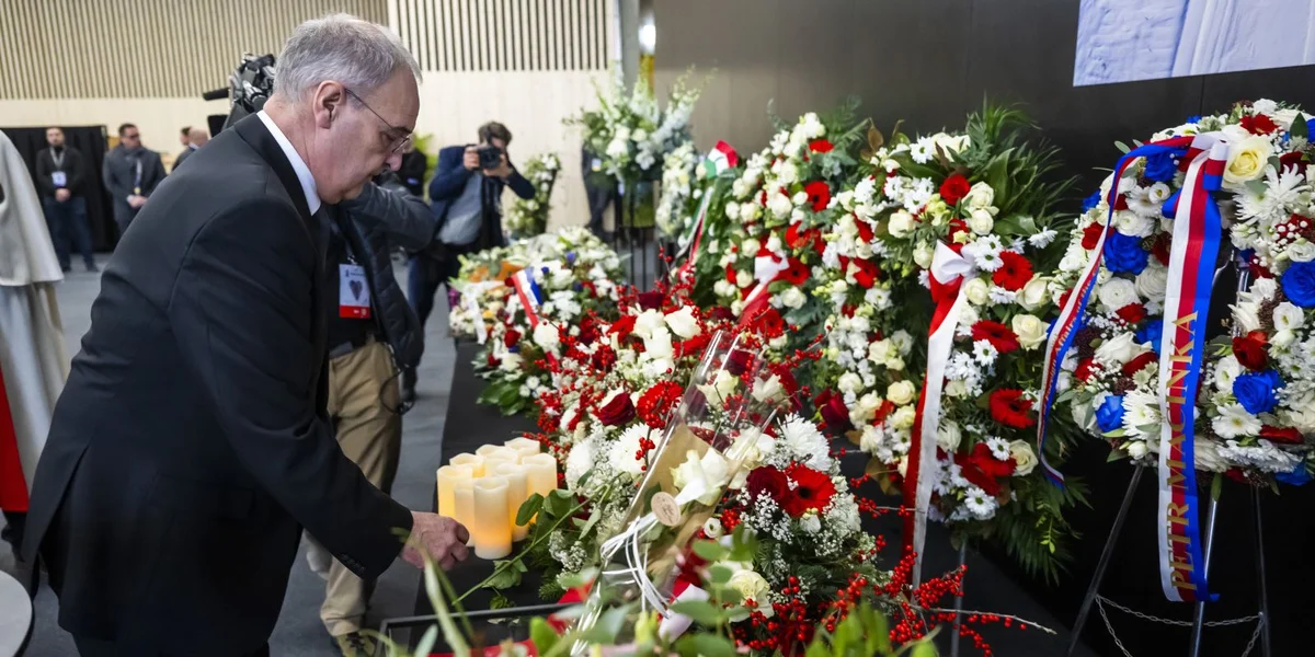 Offiziell Commemoratiounsfeier fir d’Affer vun der Brandkatastroph zu Crans-Montana | © EPA/LAURENT GILLIERON
