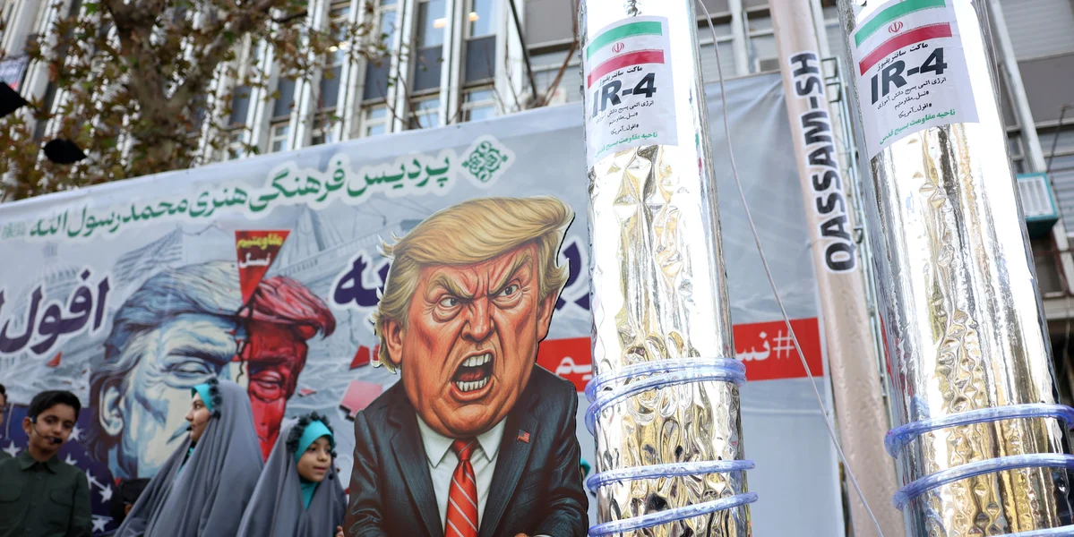 EU-Sanktioune wéinst brutaler Repressioun an US-Droungen un den Iran wéinst Atomaccord | © EPA/ABEDIN TAHERKENAREH