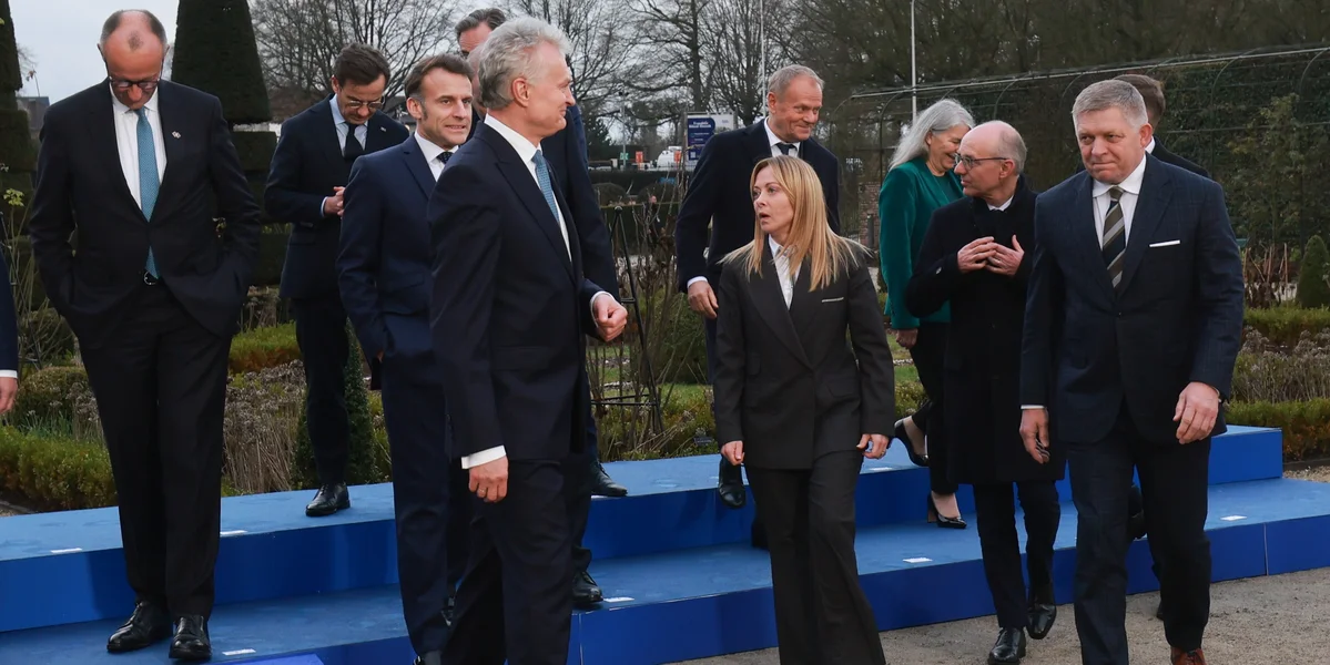 © EPA/OLIVIER HOSLET