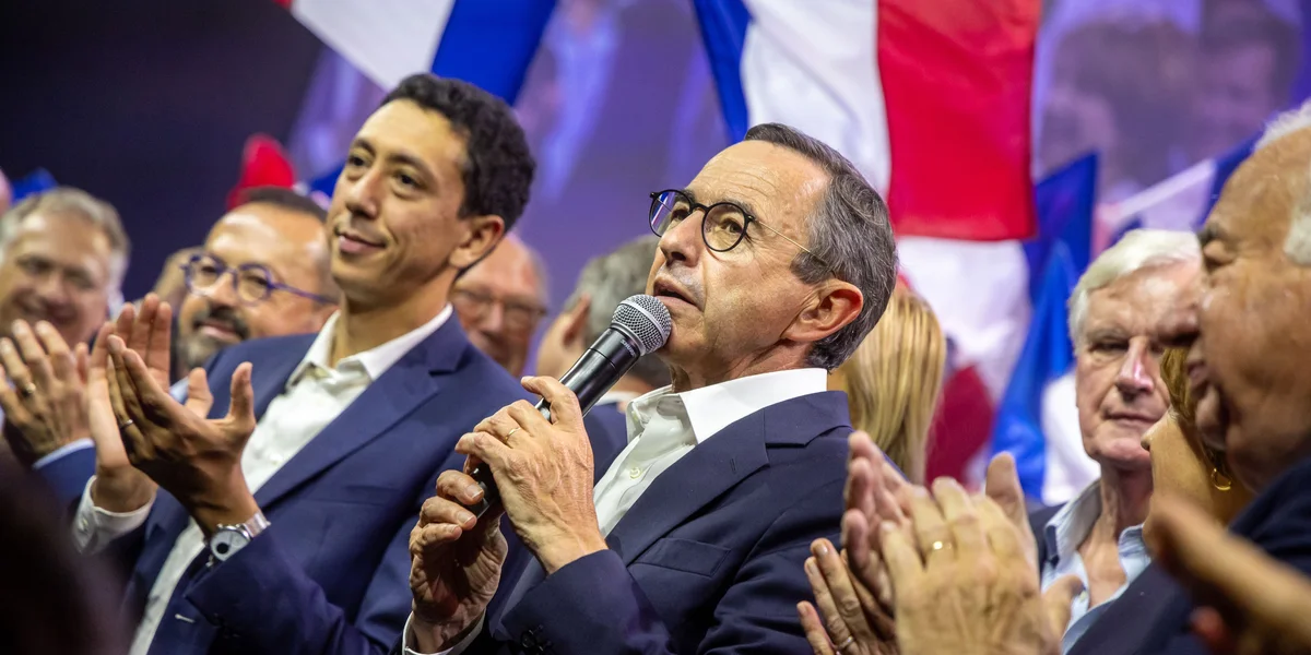 © EPA/CHRISTOPHE PETIT TESSON