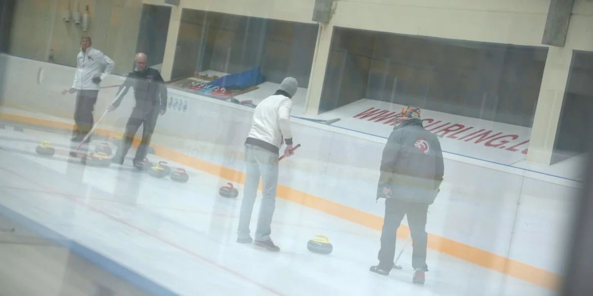 D’Sportaart, déi hir Originn aus Schottland huet, begeeschtert virop duerch hir Villsäitegkeet | © Jo Diseviscourt