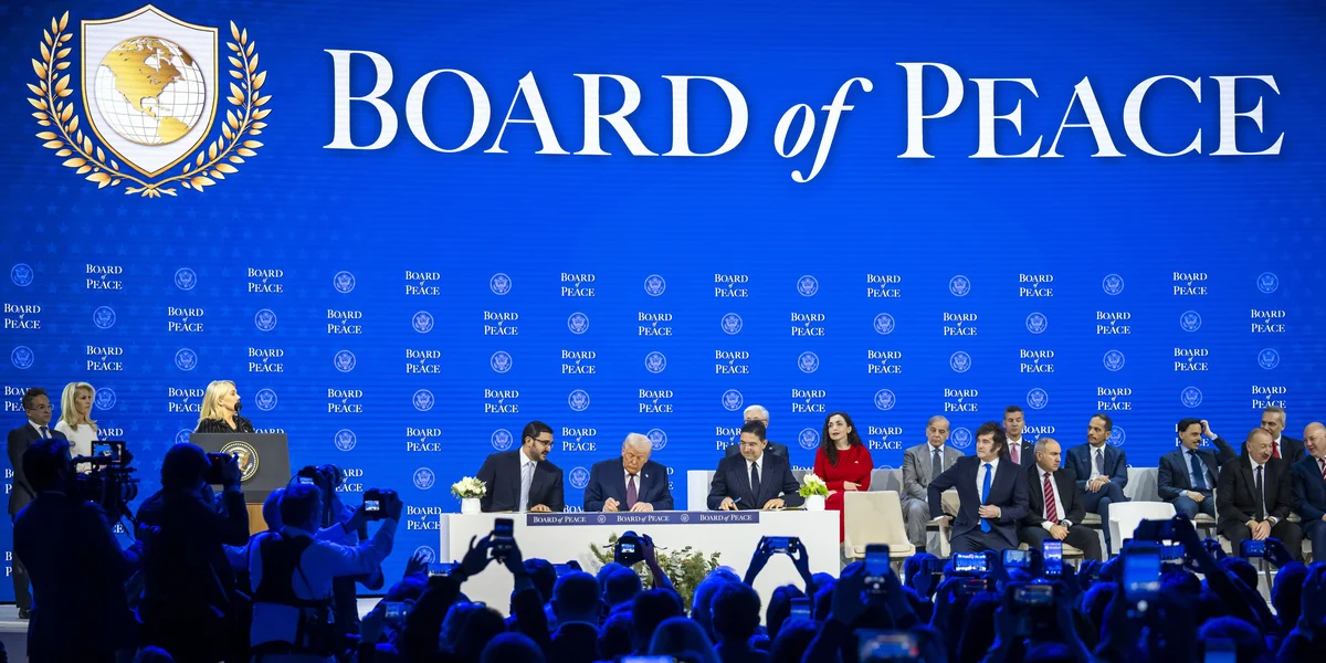 © EPA/GIAN EHRENZELLER