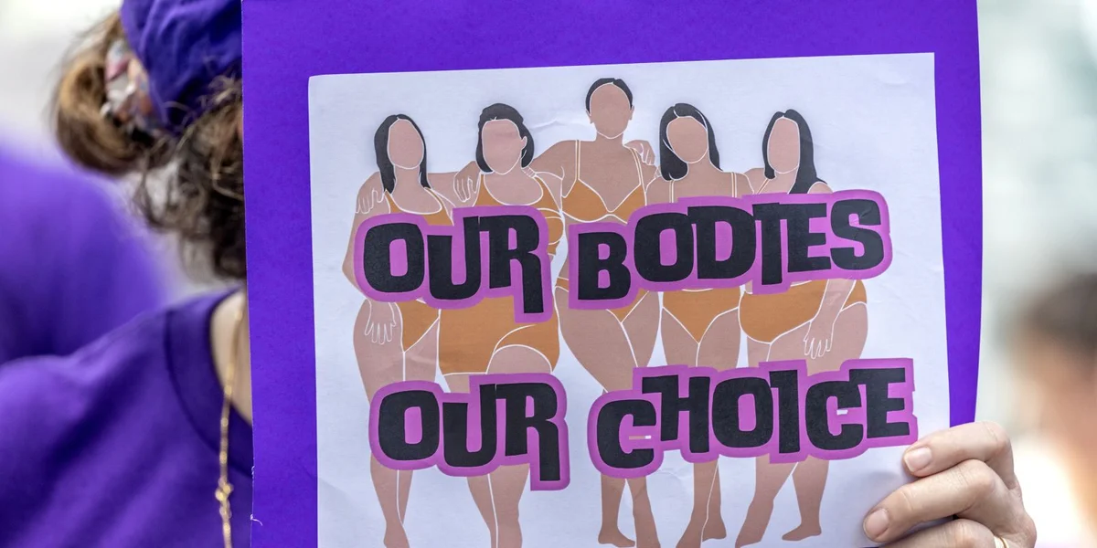 D’Fräiheet, fir ofzedreiwen, gëtt an der Constitutioun verankert | ©  EPA/CRISTOBAL HERRERA-ULASHKEVICH