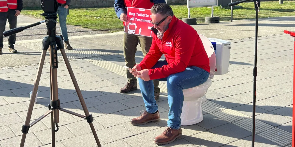 Protestaktioun fir Buschaufferen: All Terminus soll Toiletten a guddem Zoustand hunn | © Jo Welfringer