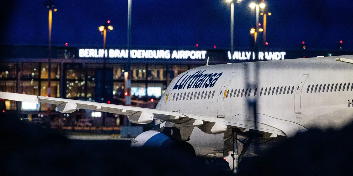 Flughafen Berlin Brandenburg ( BER ) | © picture alliance / Rainer Keuenhof | Rainer Keuenhof