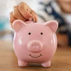 Ausginn oder spueren? Schoulkanner zu Contern léieren alles iwwer Suen | © Bigstock