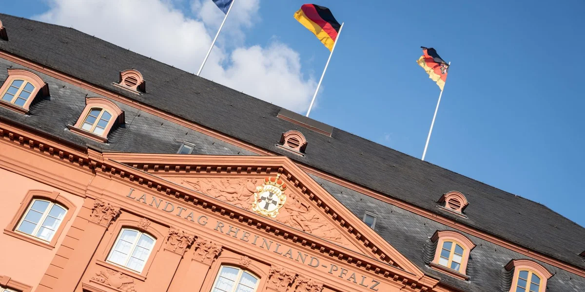 D'Landtagsgebai vu Rheinland-Pfalz zu Mainz | © picture alliance / Chris Emil Janßen