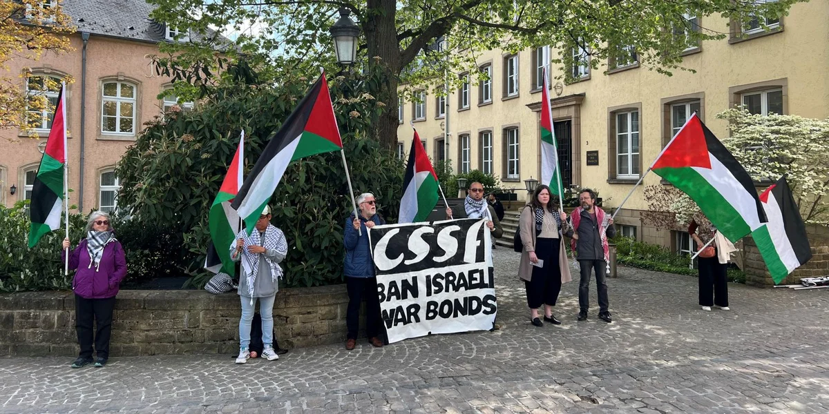 Manifestatioun virum Finanzministère géint déi israeelesch Staatsobligatiounen  | © Pit Beffort