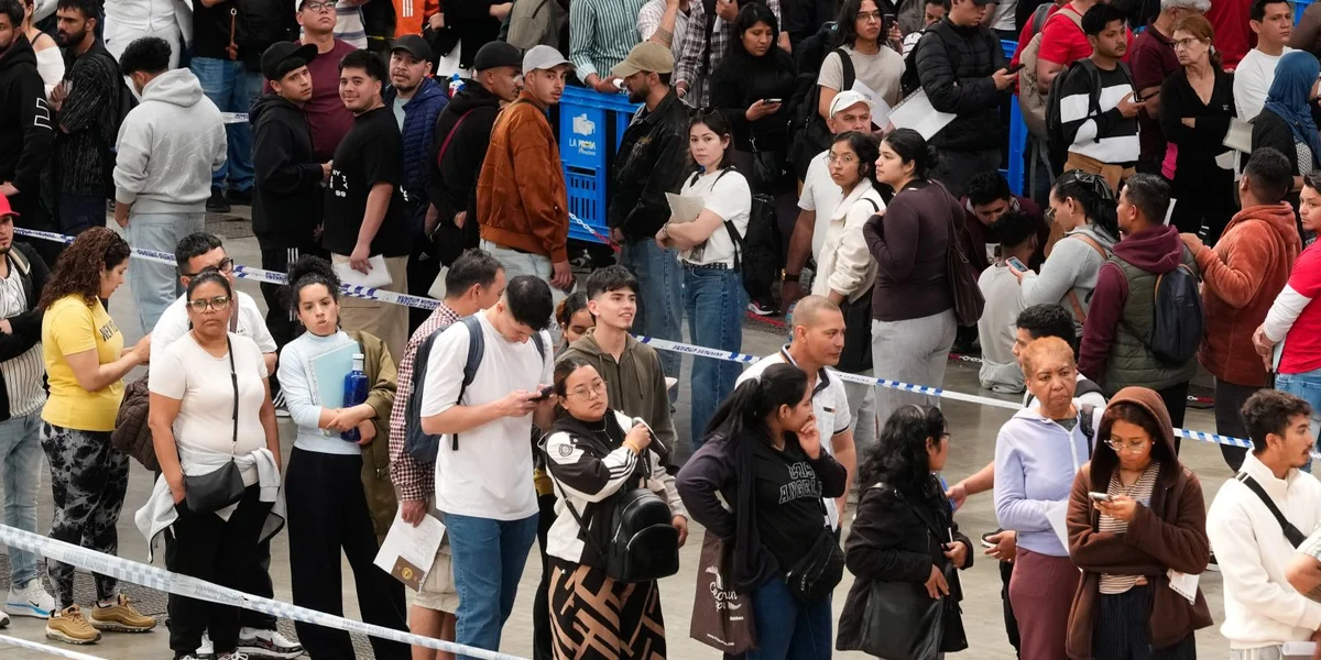 D'ASTI fuerdert eng Regulariséierung vun de Mënschen, déi keng Pabeieren hunn | © EPA/Enric Fontcuberta