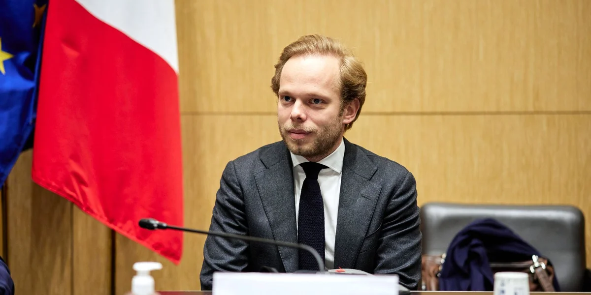 Publicatioun vum Rapport Alloncle iwwer den "Audiovisuel Public" | © picture alliance / NurPhoto | Adnan Farzat