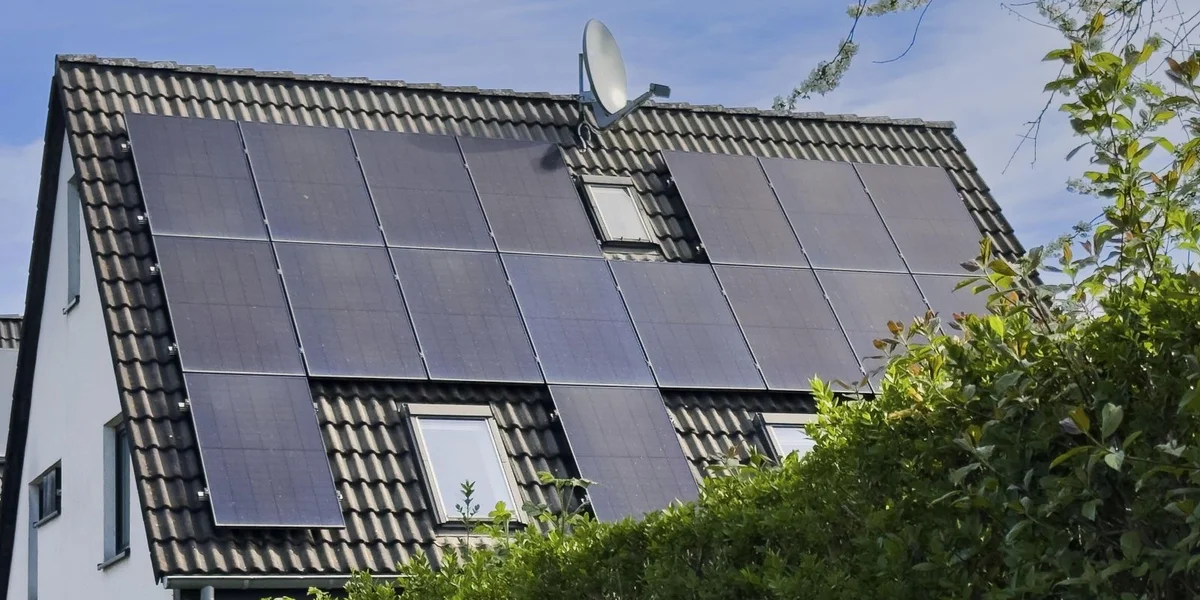 Duerch d'Energiekris intresséieren d'Leit sech méi fir Elektromobilitéit  | © picture alliance / imageBROKER | Robert Poorten