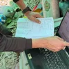 Vu staarkem Reen iwwerrascht: Siwe Mënsche sëtzen an enger iwwerschwemmter Höl fest | © EPA/METTA THAM KALASIN RESCUE