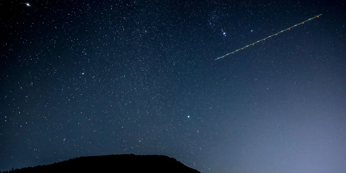 Meteor-Explosioun iwwer Nordoste vun den USA léisst Haiser wackelen | © EPA/GEORGI LICOVSKI