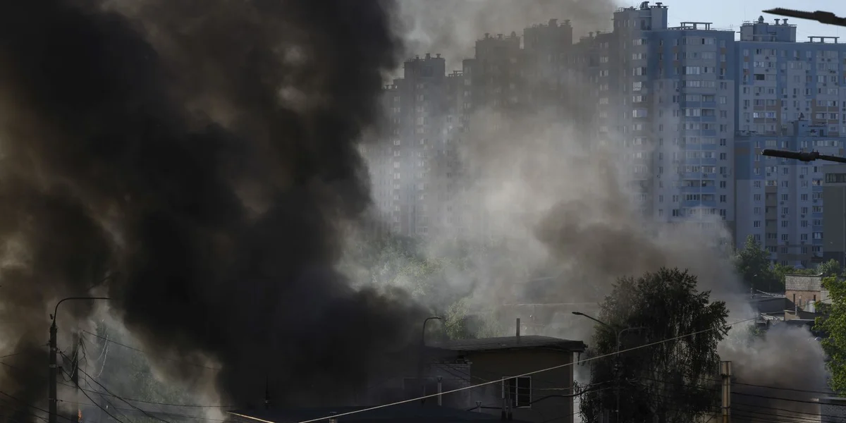 Op d'mannst 4 Persoune komme bei ukrainescher Dronenattack an der Krim ëm d'Liewen | ©  EPA/MAXYM MARUSENKO