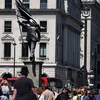 Nei Konscht vum Banksy | © EPA/ANDY RAIN