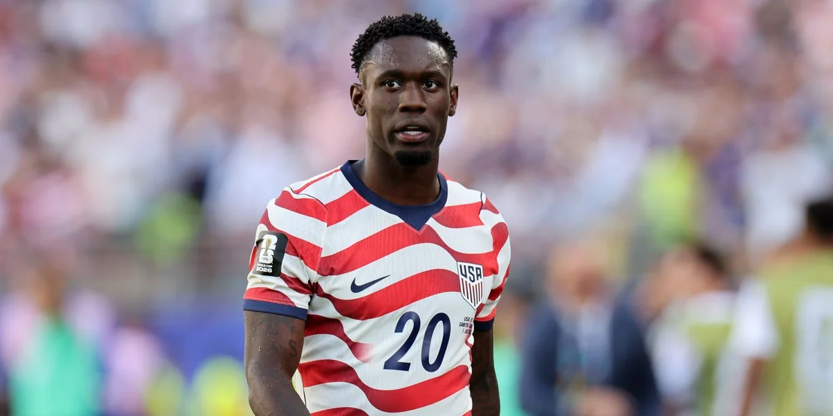 Trump-Interventioun? US-Goalgetter Balogun däerf trotz Rouder Kaart spillen | © EPA/BENJAMIN FANJOY