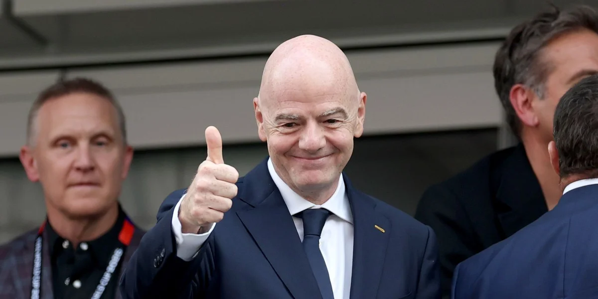 Wéi laang hält den Gianni Infantino sech nach un der Spëtzt vun der FIFA? | © EPA/CHRIS TORRES