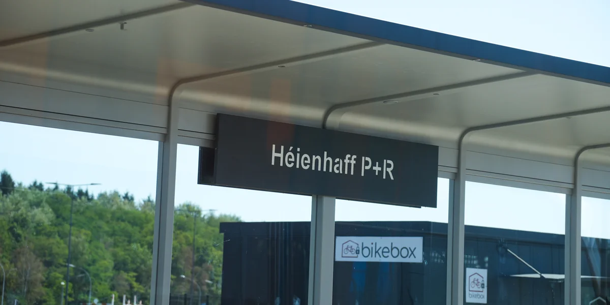 Wéinst Etüden: De geplangte Pôle d‘échange um Héienhaff um Findel huet Retard | © Radio 100,7
