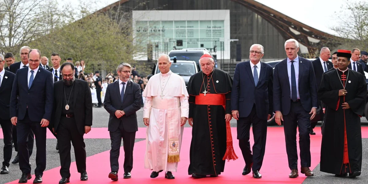 De Poopst op Visitt zu Metz | © EPA/MAURIZIO BRAMBATTI