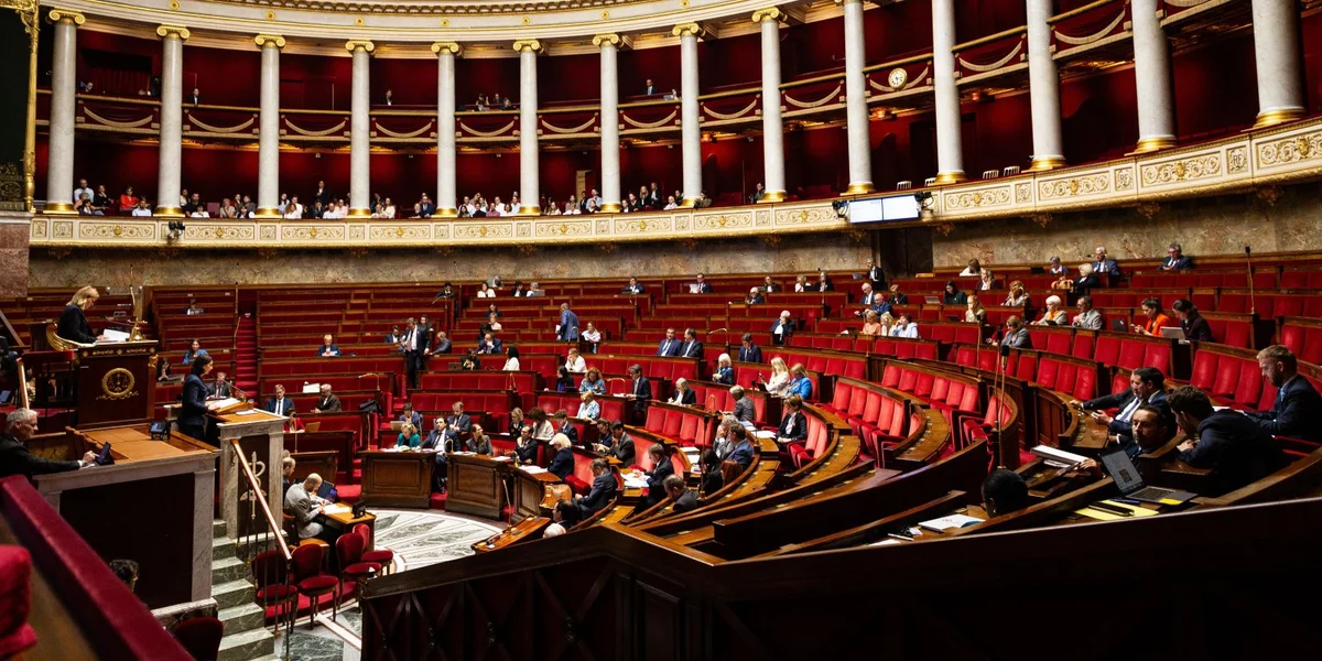 70 Deeg laang debattéiert d'Assembleé fir de Budget - Mësstrauensvott schonn am Raum | © picture alliance / NurPhoto | Telmo Pinto
