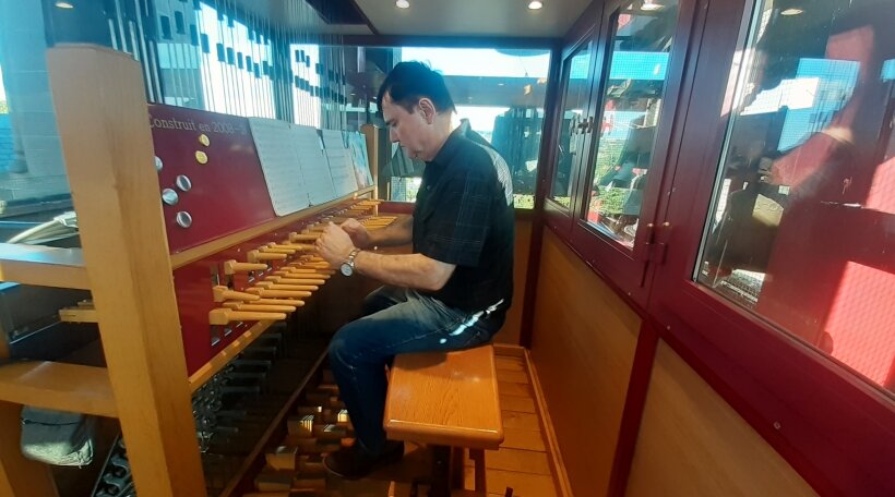 E spektakuläre Concert mam Carillonneur Fabrice Renard